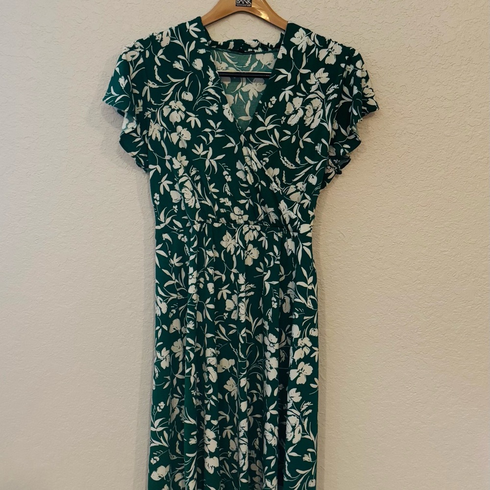 Adrianna Papell Green Wrap Midi Dress with Flutter Sleeves